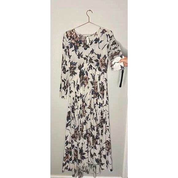 Free People First Kiss Maxi Dress Medium Sleeve Flowy Floral Scoop Neck White - Picture 6 of 16